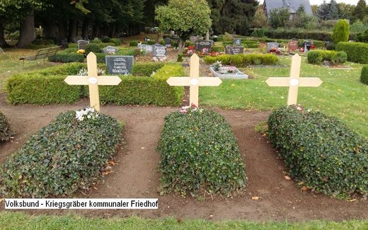 Ansicht der Kriegsgräberstätte Alt Meteln, kommunaler Friedhof - Kriegsgräberstätte