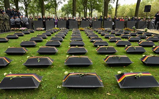 Ansicht der Kriegsgräberstätte Langemark