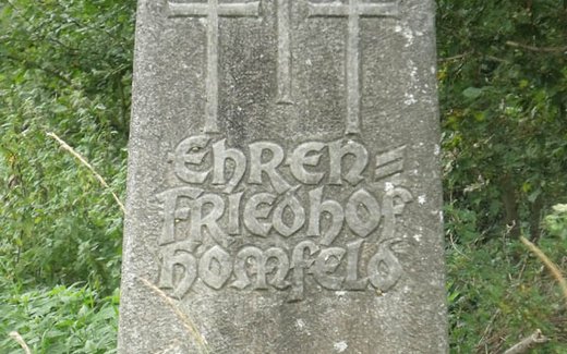 Ansicht der Kriegsgräberstätte Aukrug-Homfeld