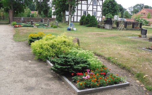 Ansicht der Kriegsgräberstätte Altbarnim, evangelischer Friedhof