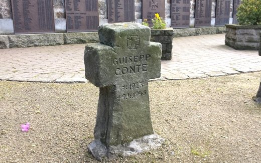 Ansicht der Kriegsgräberstätte Ankum, Kriegsgräberstätte auf der Domburg