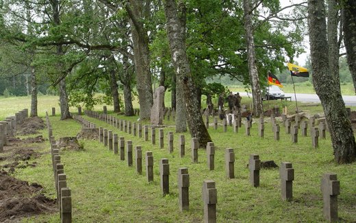 Ansicht der Kriegsgräberstätte Auput