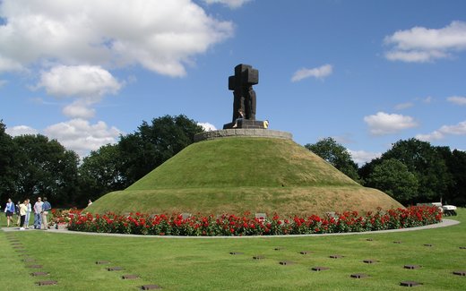 Ansicht der Kriegsgräberstätte La Cambe