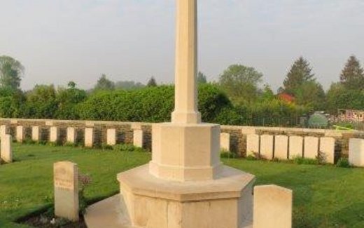 Ansicht der Kriegsgräberstätte Bapaume