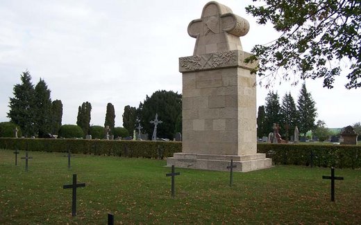 Ansicht der Kriegsgräberstätte La Neuville-en-Tourne-à-Fuy