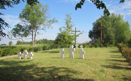 Ansicht der Kriegsgräberstätte Habichtsau