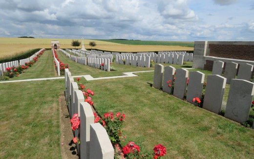 Ansicht der Kriegsgräberstätte Bailleulval (Bac-du-Sud)