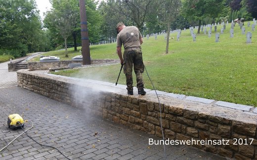 Ansicht der Kriegsgräberstätte Valasske Mezirici