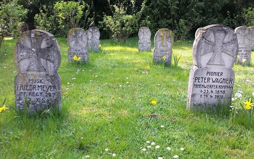 Ansicht der Kriegsgräberstätte Alfeld/Leine