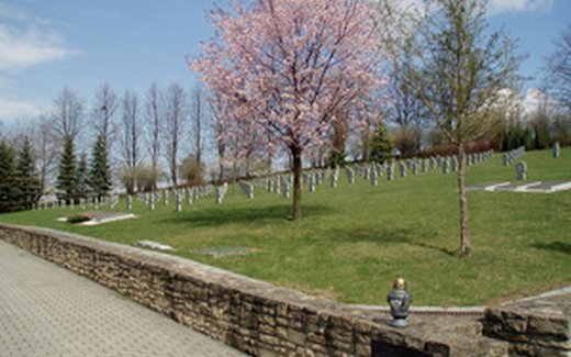 Ansicht der Kriegsgräberstätte Valasske Mezirici