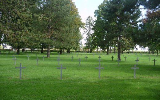 Ansicht der Kriegsgräberstätte Asfeld