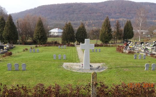 Ansicht der Kriegsgräberstätte Cabiny