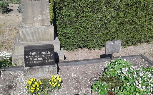 Ansicht der Kriegsgräberstätte Alt Hartmannsdorf