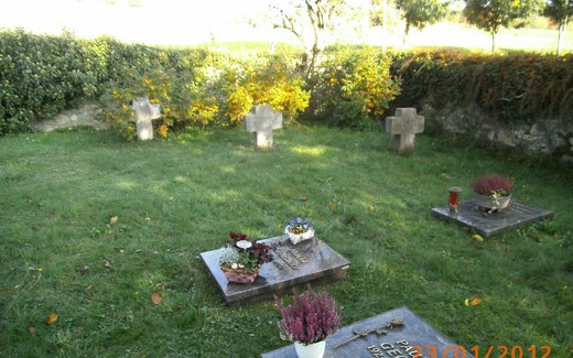 Ansicht der Kriegsgräberstätte Allenbach, Gemeindefriedhof