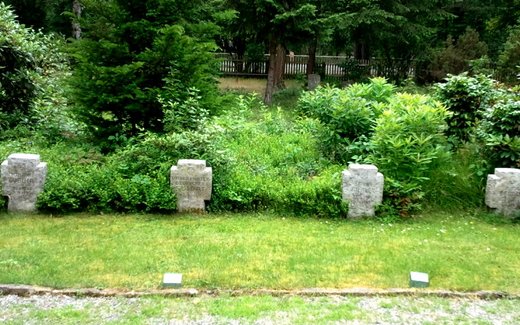 Ansicht der Kriegsgräberstätte Faßberg, Waldfriedhof