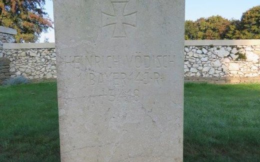 Ansicht der Kriegsgräberstätte Ayette