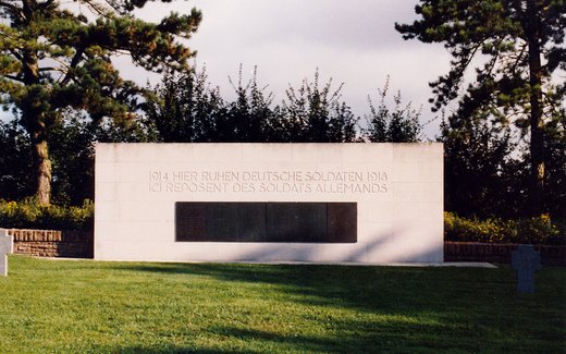 Ansicht der Kriegsgräberstätte Aubérive