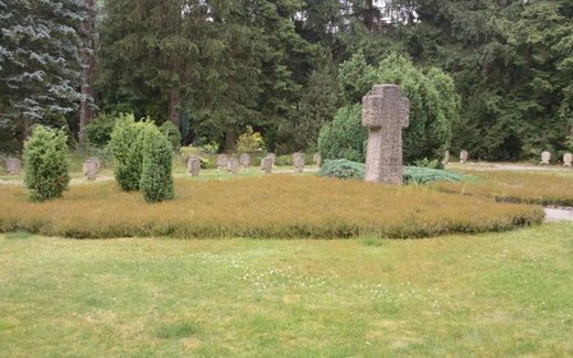 Ansicht der Kriegsgräberstätte Faßberg, Waldfriedhof