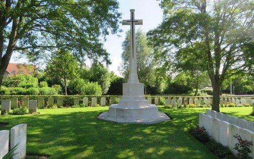 Ansicht der Kriegsgräberstätte Bailleul