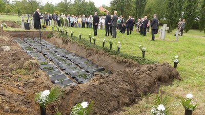 Einbettungs- und Gedenkveranstaltung in Nadolice Wielkie